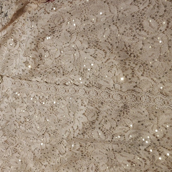 Amanda Collections A Size Top - Picture 5 of 10